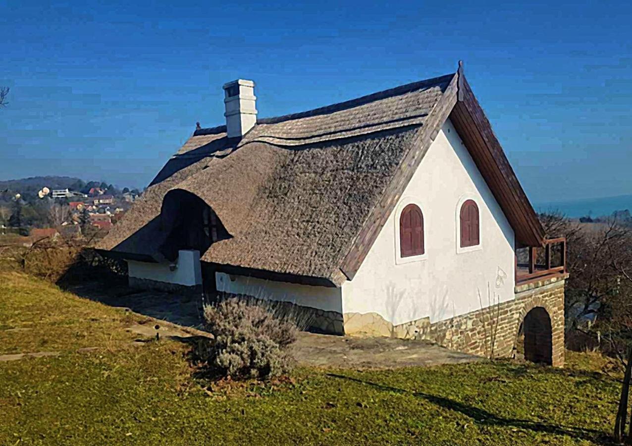 Villa Korozsa Vendeghaz Tihany Exteriör bild